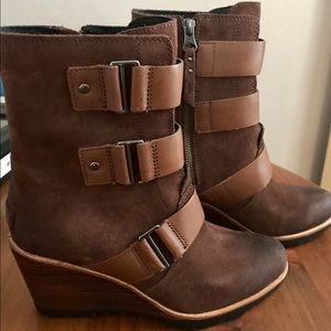 Sorel wedge boots. Never worn